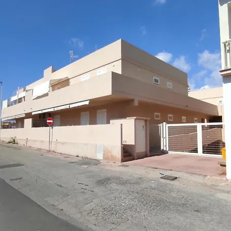 Due Passi Dal Mare Tra Marina Di Ragusa-punta Secca Alojamento de Acomodação e Pequeno-almoço
