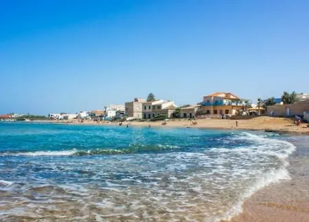Due Passi Dal Mare Tra Marina Di Ragusa-punta Secca Alojamento de Acomodação e Pequeno-almoço